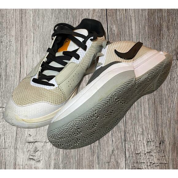 Nike Ja 1 light smoke gray men’s sneakers.‎ Size 9 main image 5